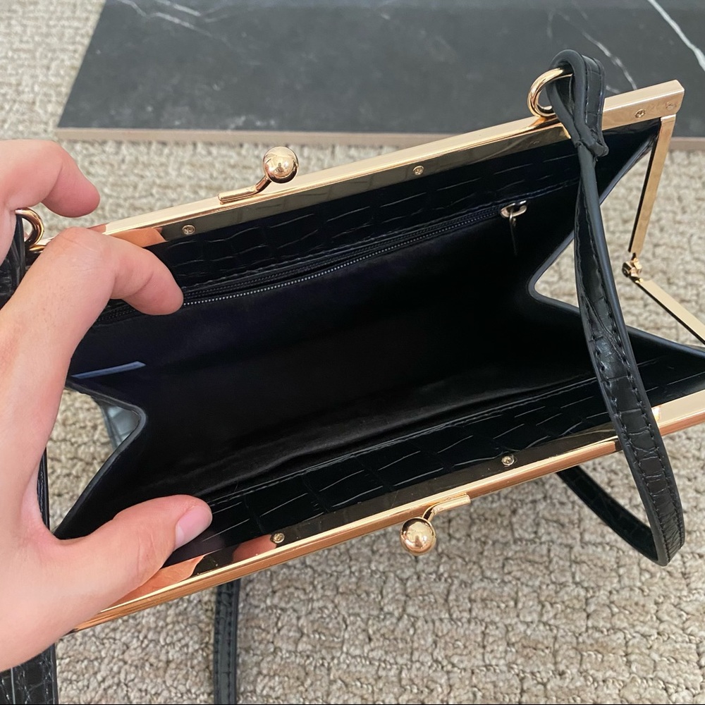 Faux Black Croc Crossbody Purse - Picture 5 of 8
